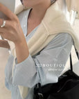 16a44 Basic V-neck shirt