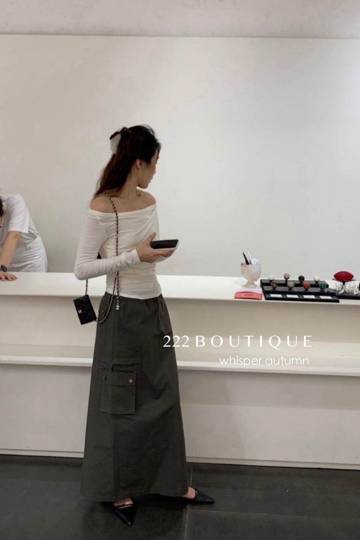 16a57 Asymmetrical shoulder long-sleeve tee