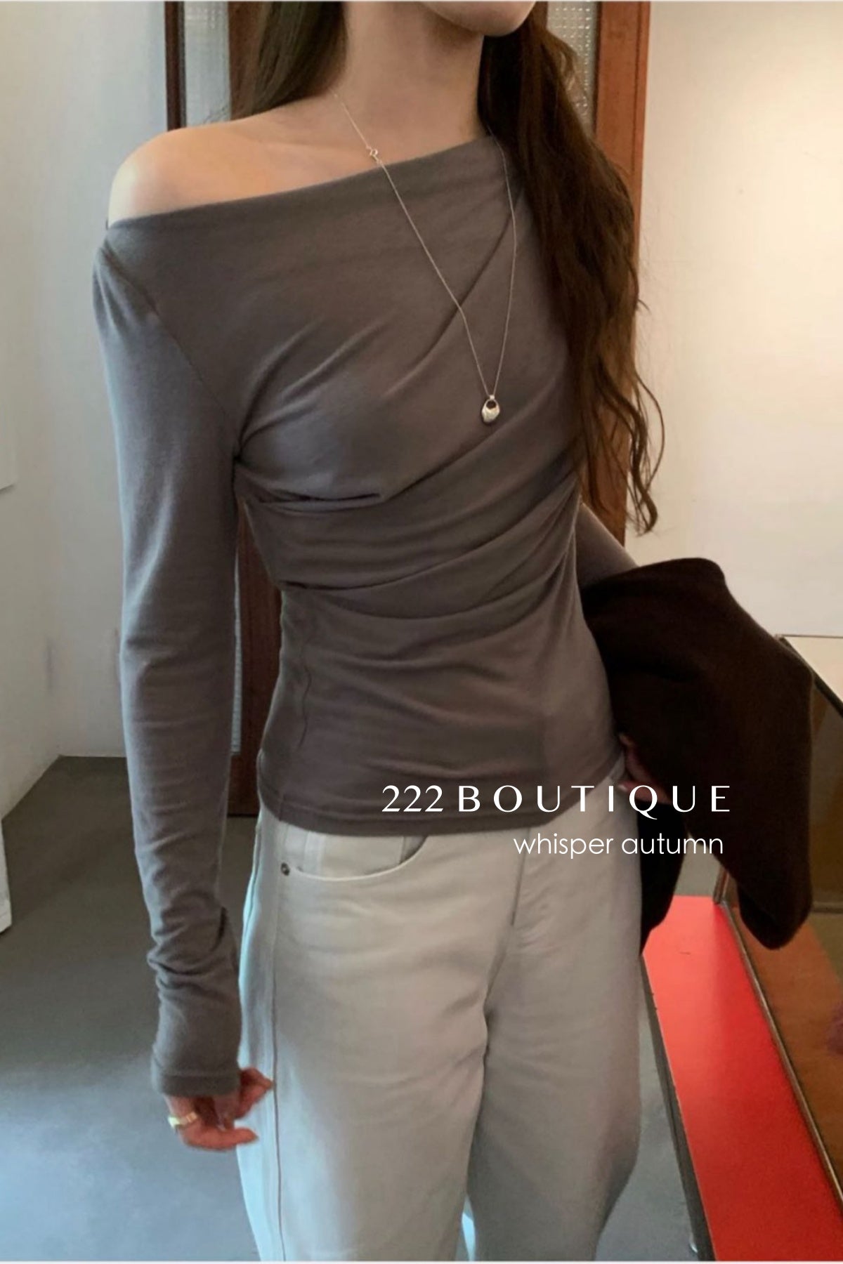16a57 Asymmetrical shoulder long-sleeve tee