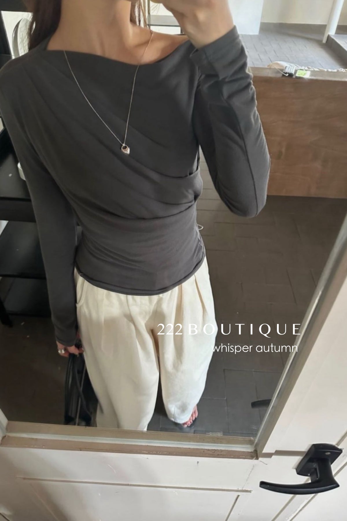 16a57 Asymmetrical shoulder long-sleeve tee