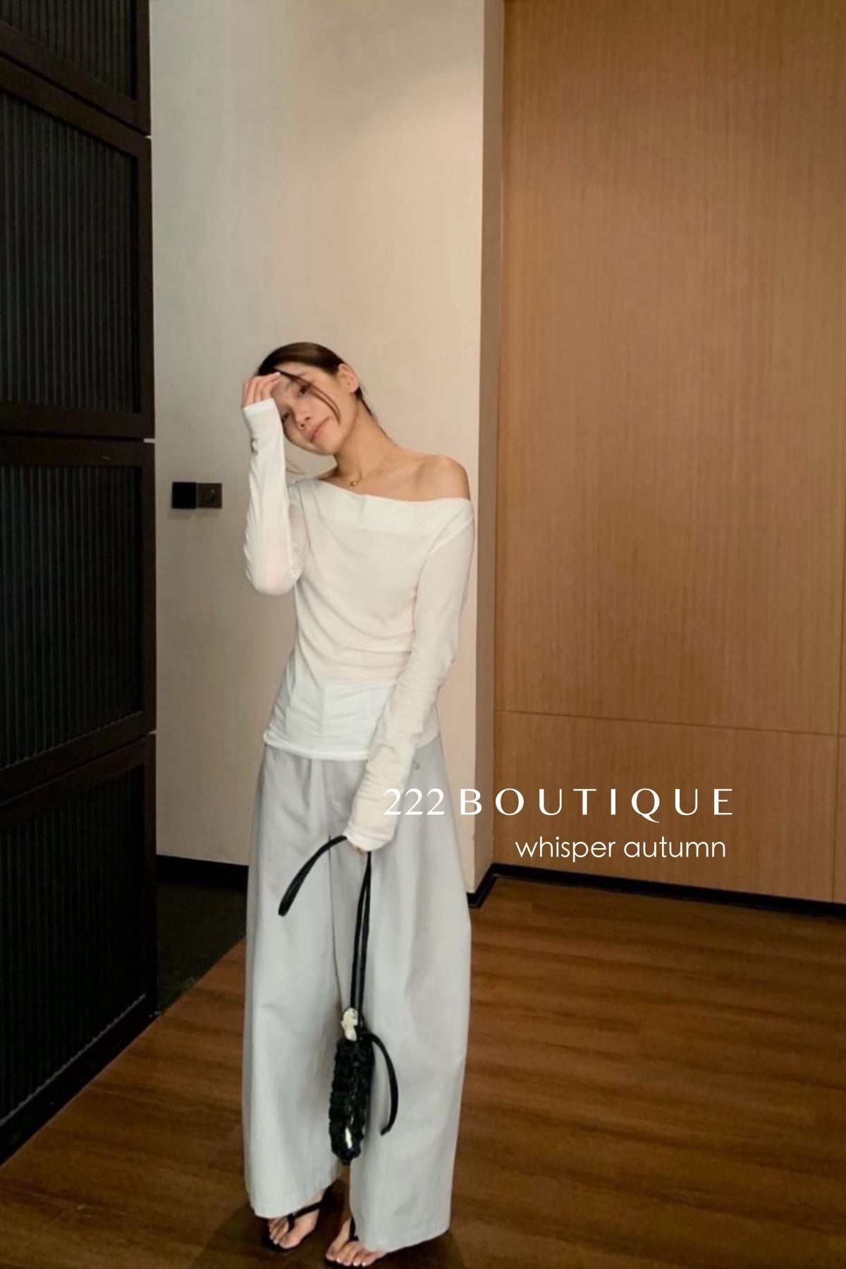 16a51 Open-back long-sleeve cotton tee
