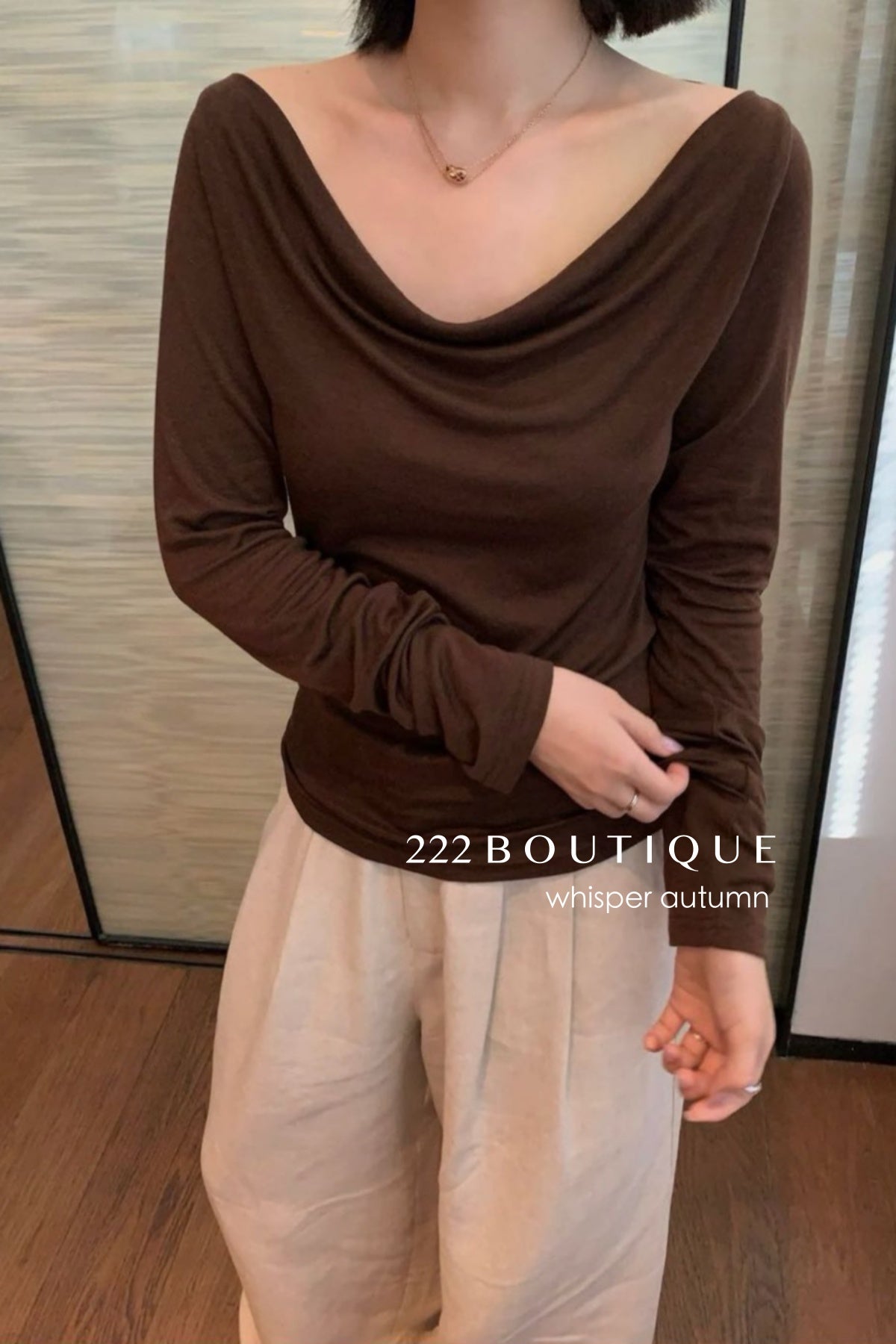 16a51 Open-back long-sleeve cotton tee