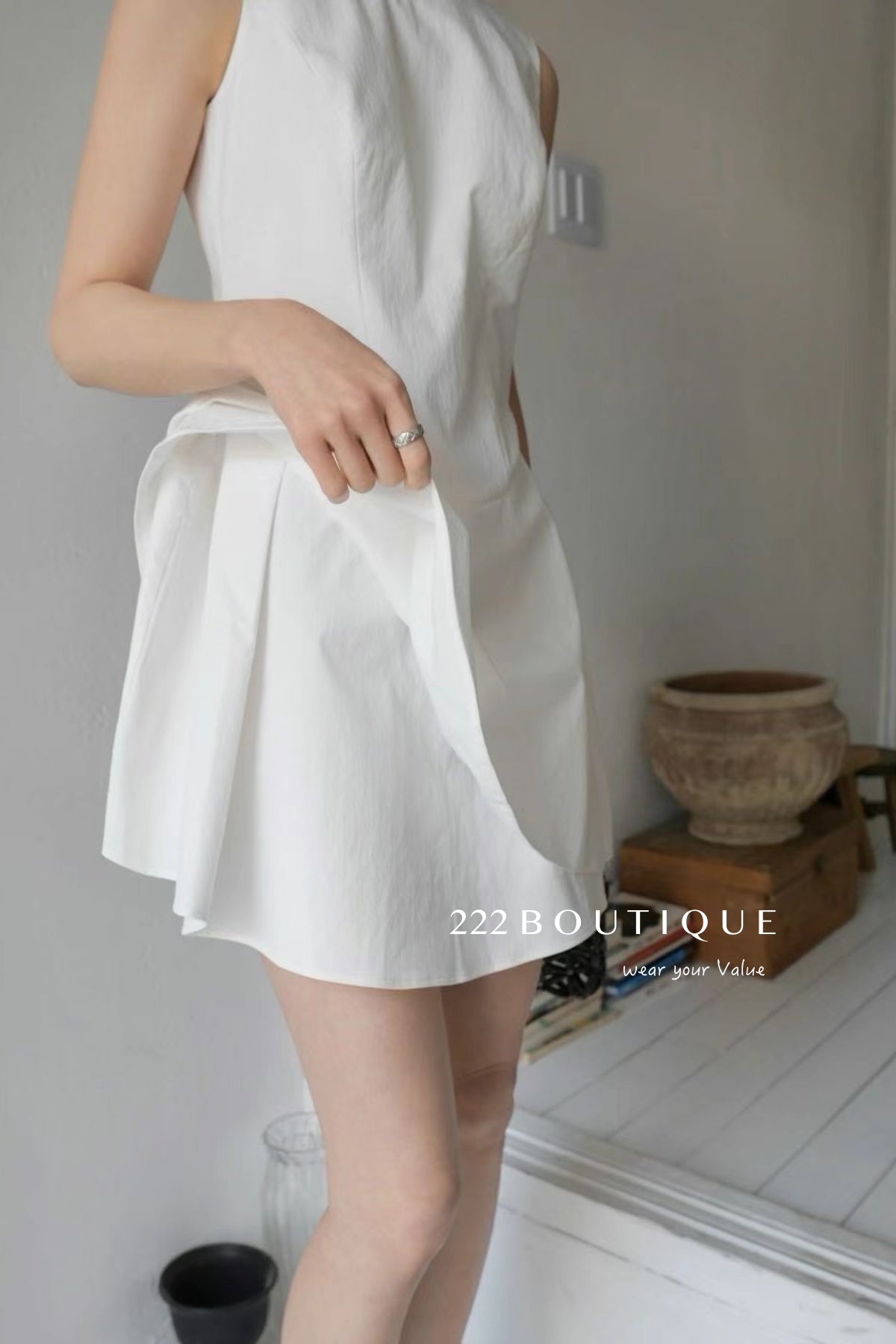 Ruffled short dress 13v13