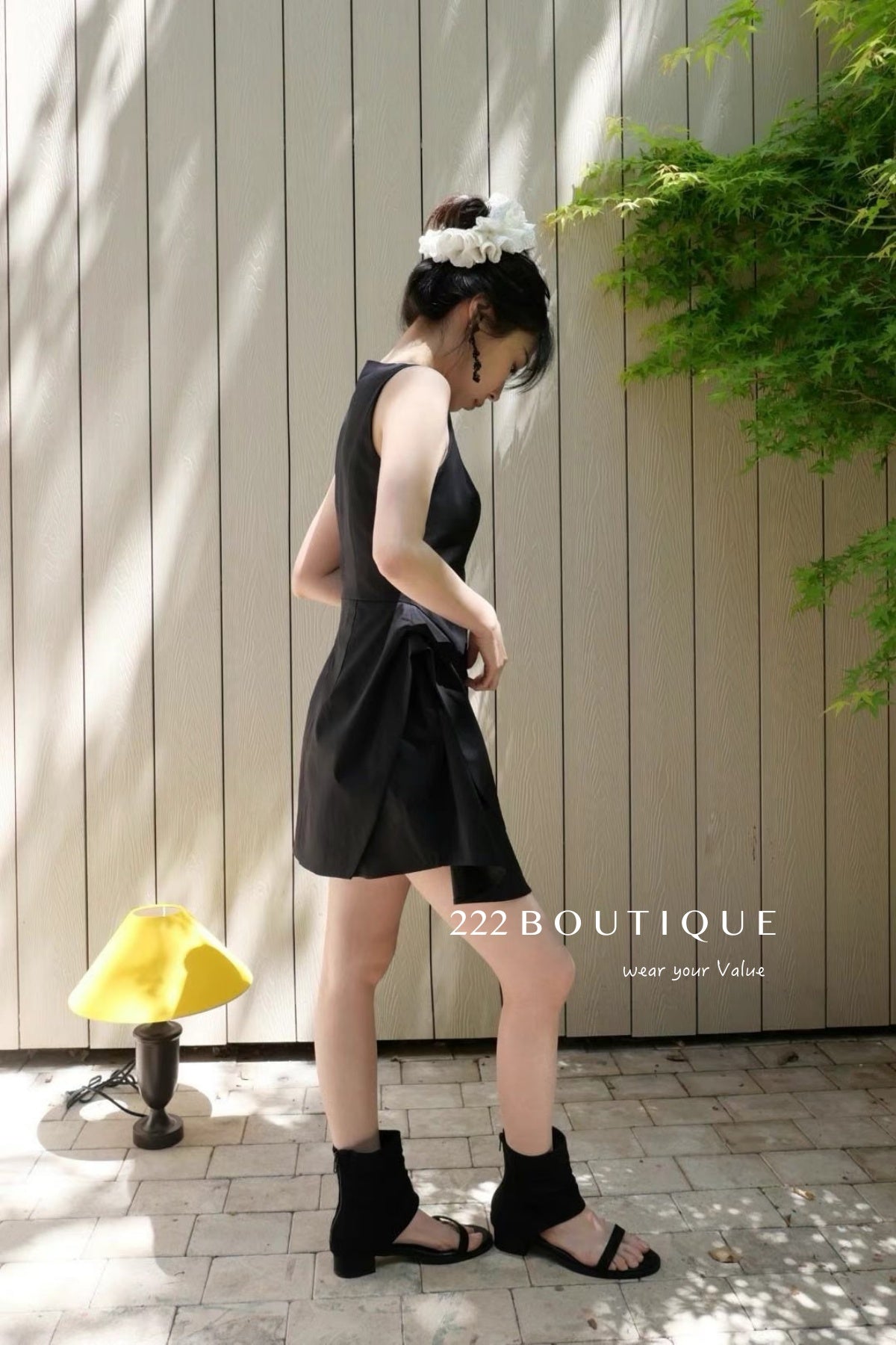 Ruffled short dress 13v13