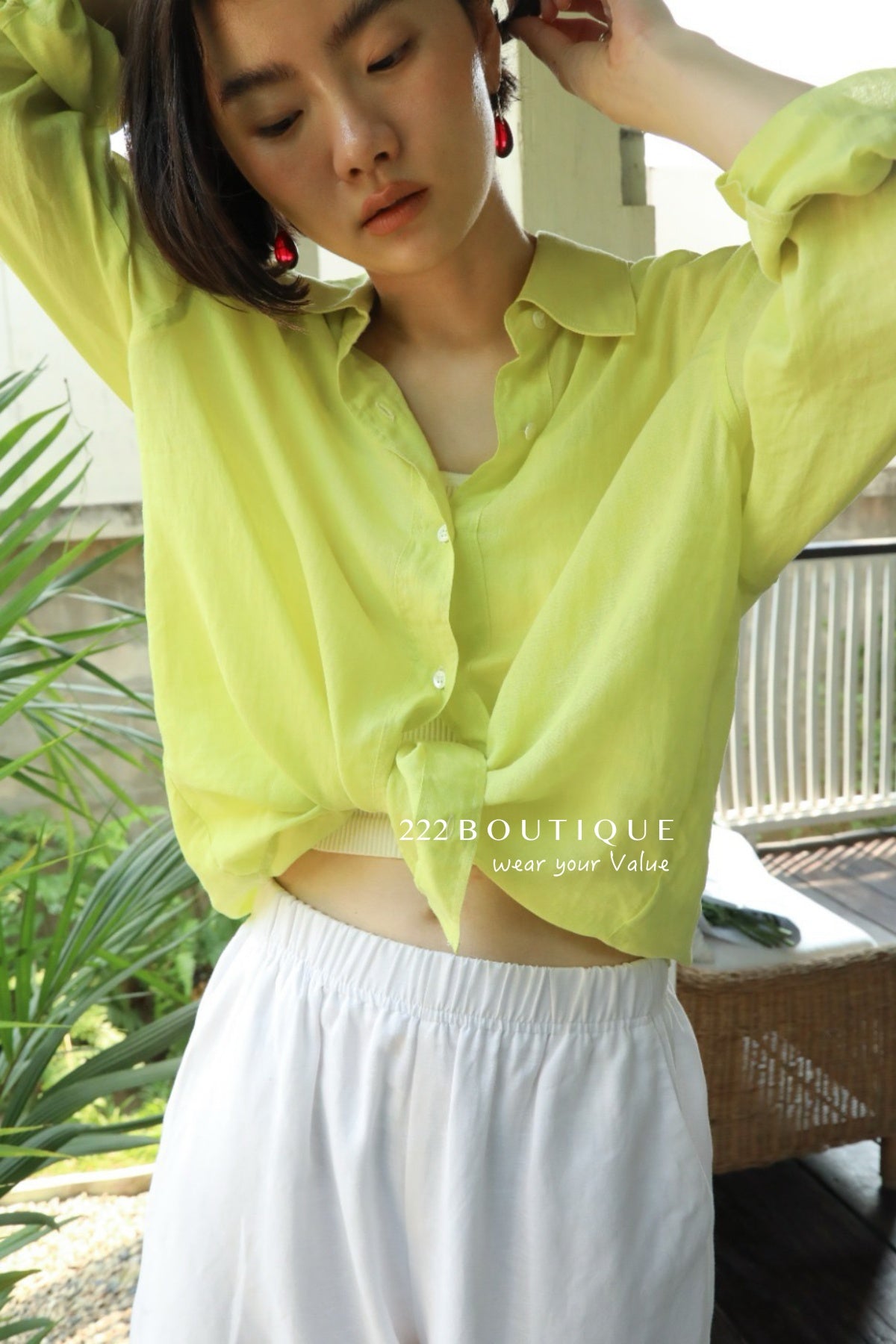 13a20 Basic button-down shirt