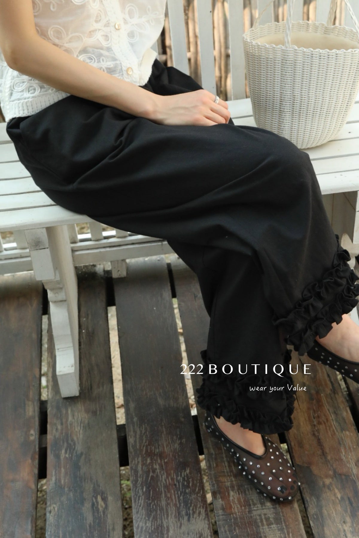 13Q10 Ruffle Hem Straight Pants
