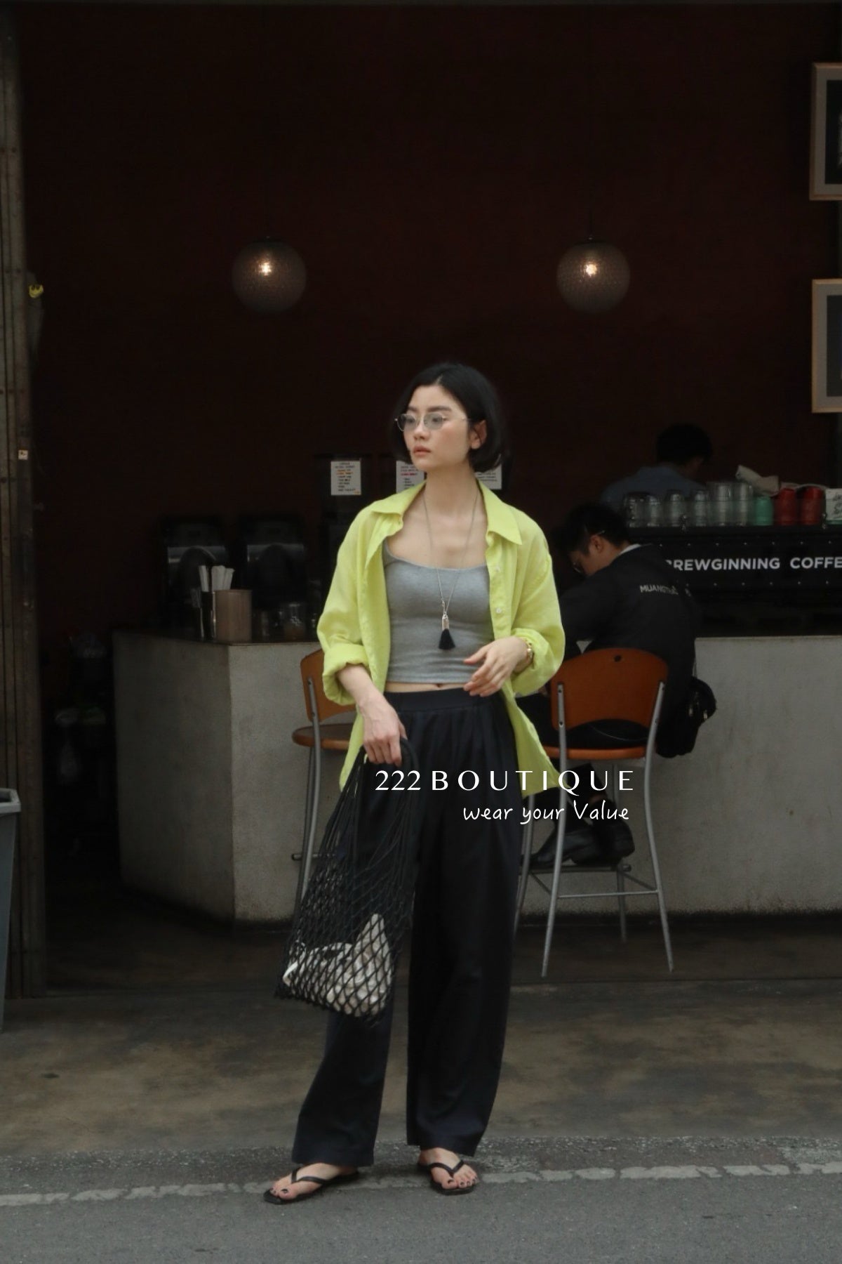 13a20 Basic button-down shirt