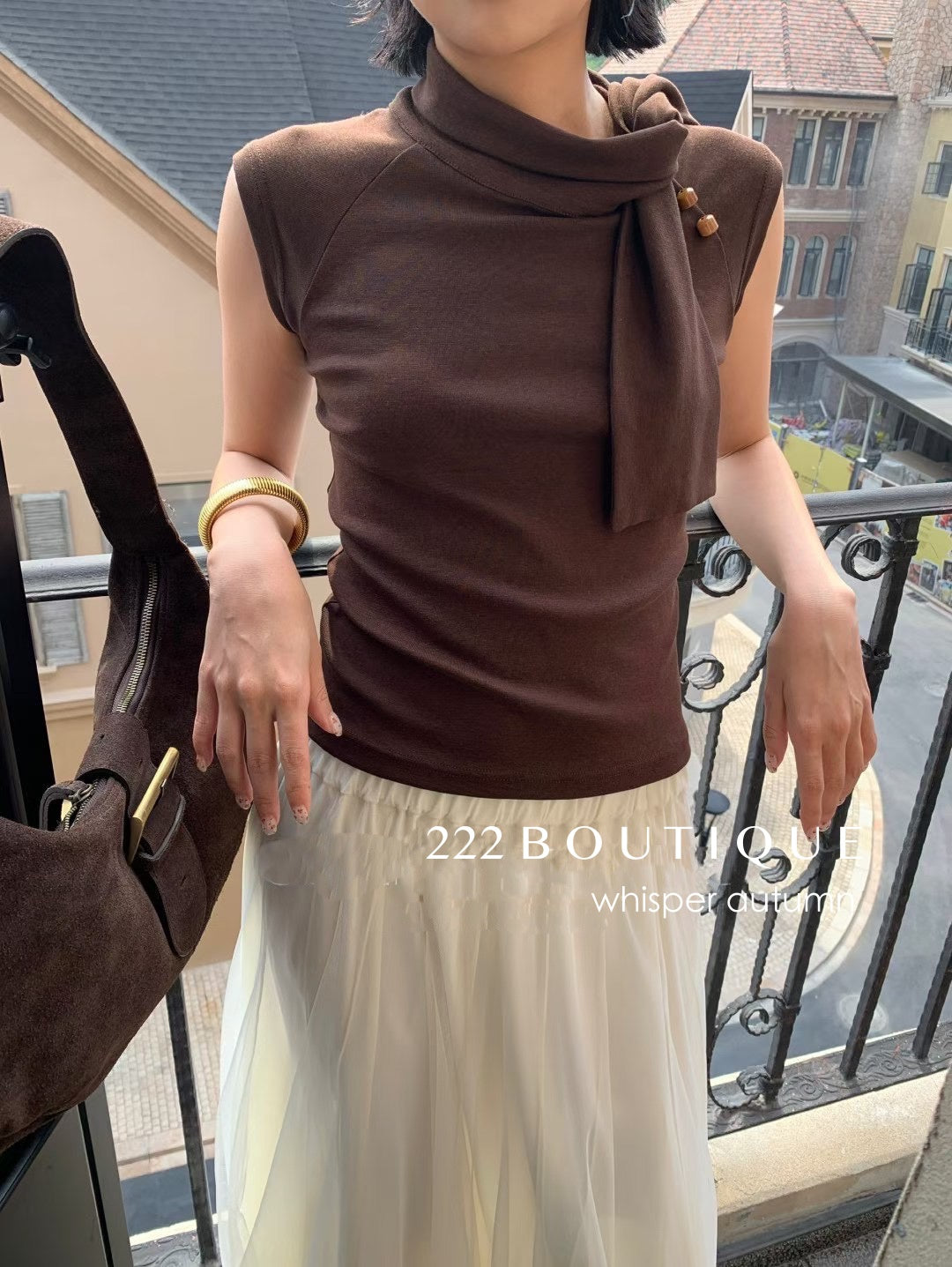 16a71 Mongtoghi sleeveless top with tie-neck