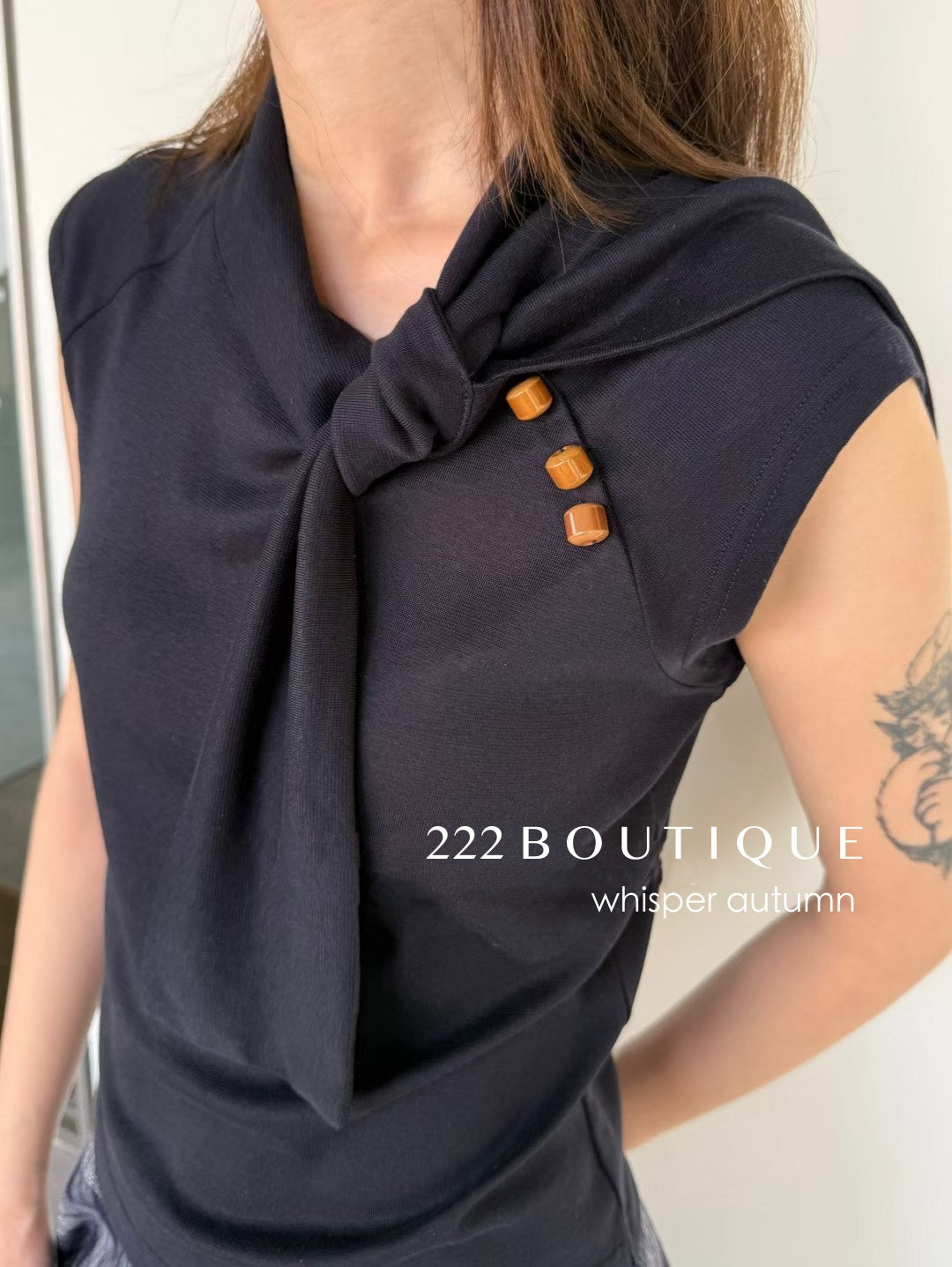 16a71 Mongtoghi sleeveless top with tie-neck