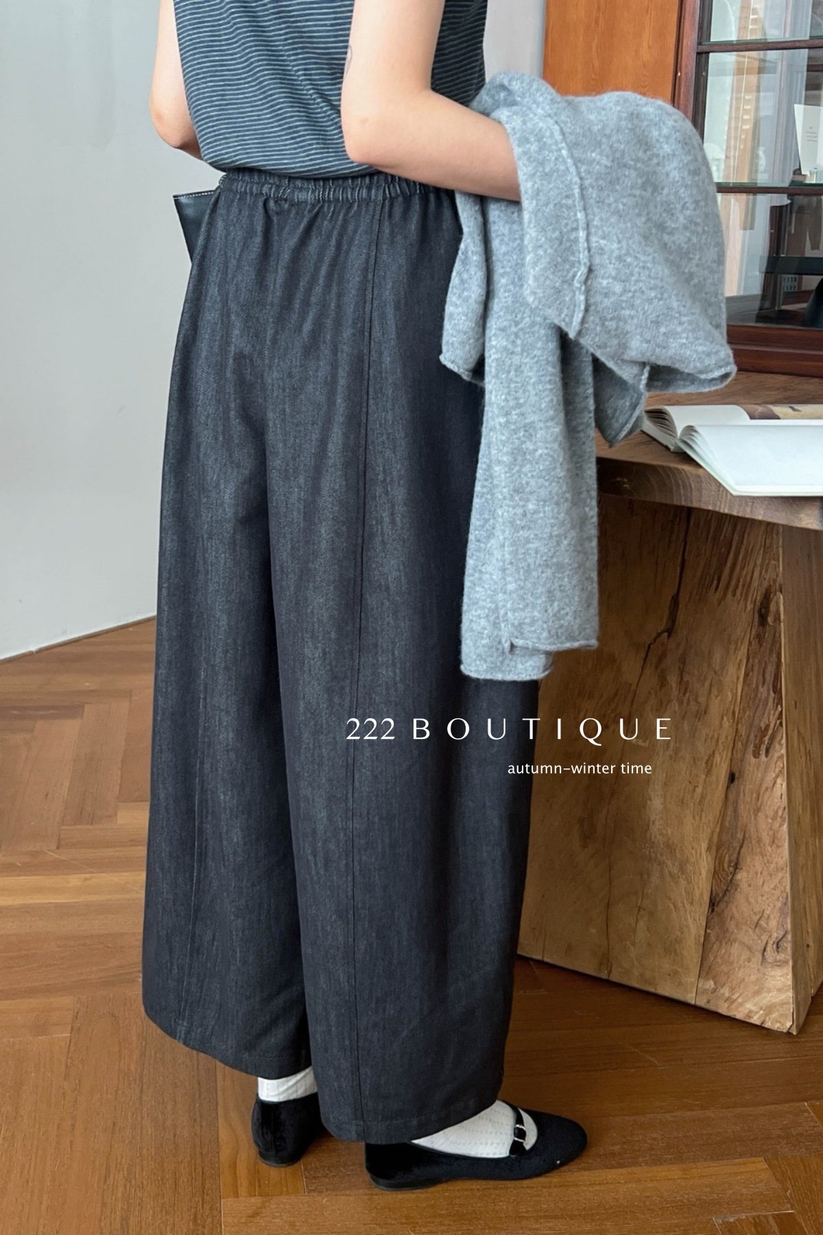 18q11 Wool carrot pants with elastic waist