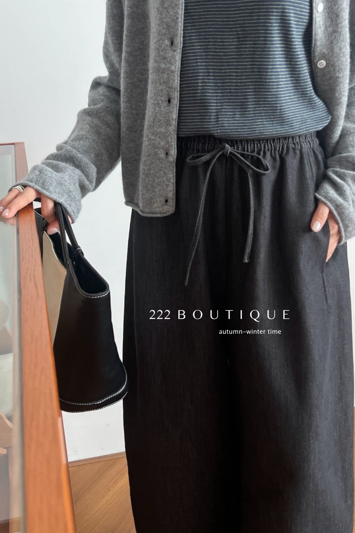 18q11 Wool carrot pants with elastic waist