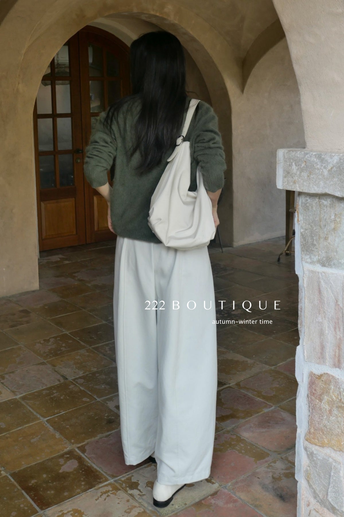 18q11 Wool carrot pants with elastic waist