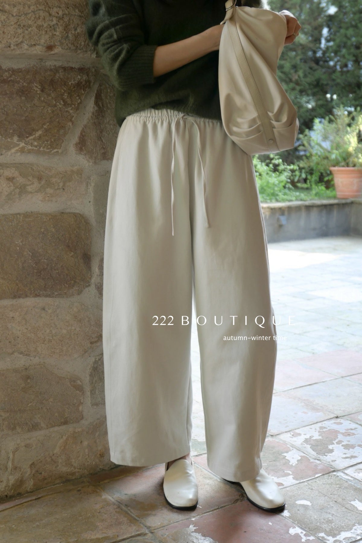 18q11 Wool carrot pants with elastic waist