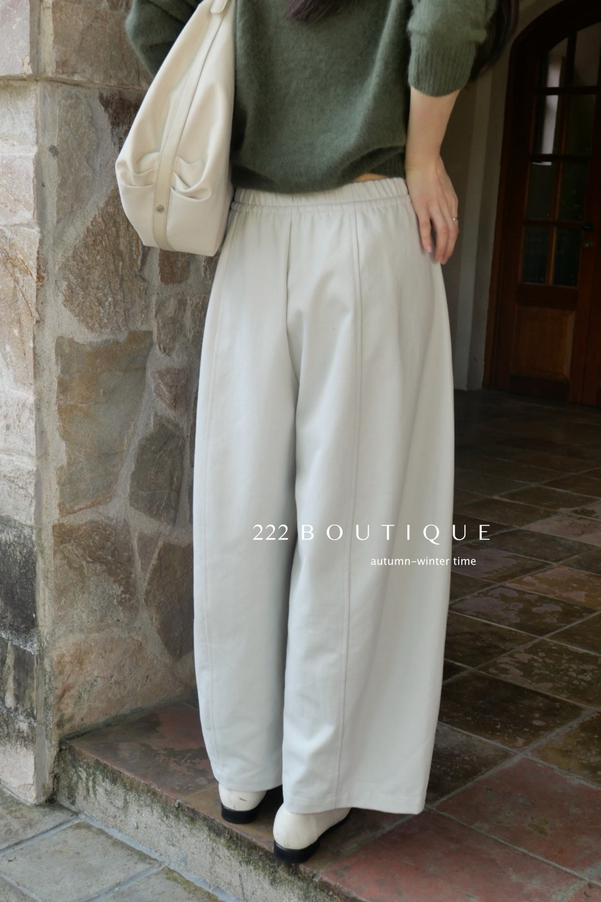 18q11 Wool carrot pants with elastic waist