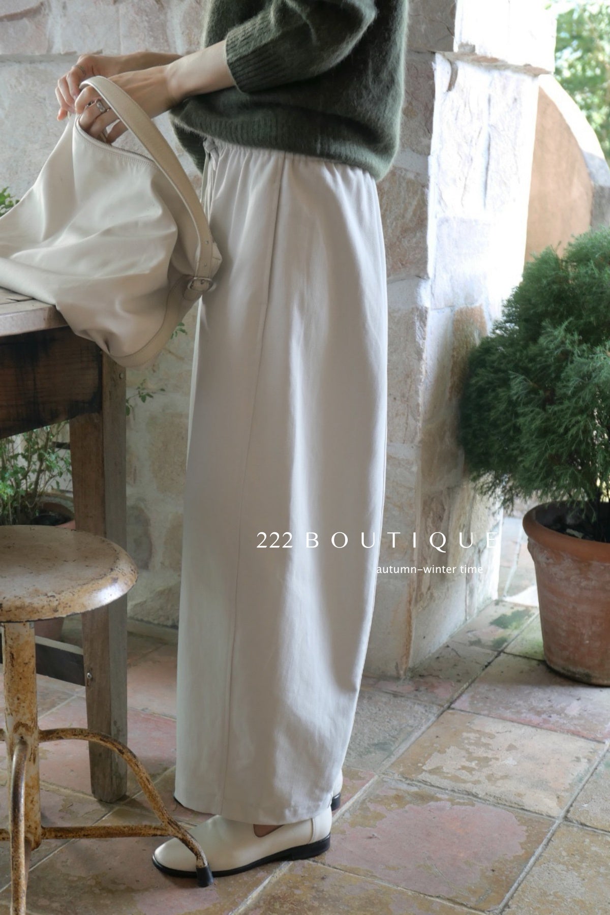 18q11 Wool carrot pants with elastic waist