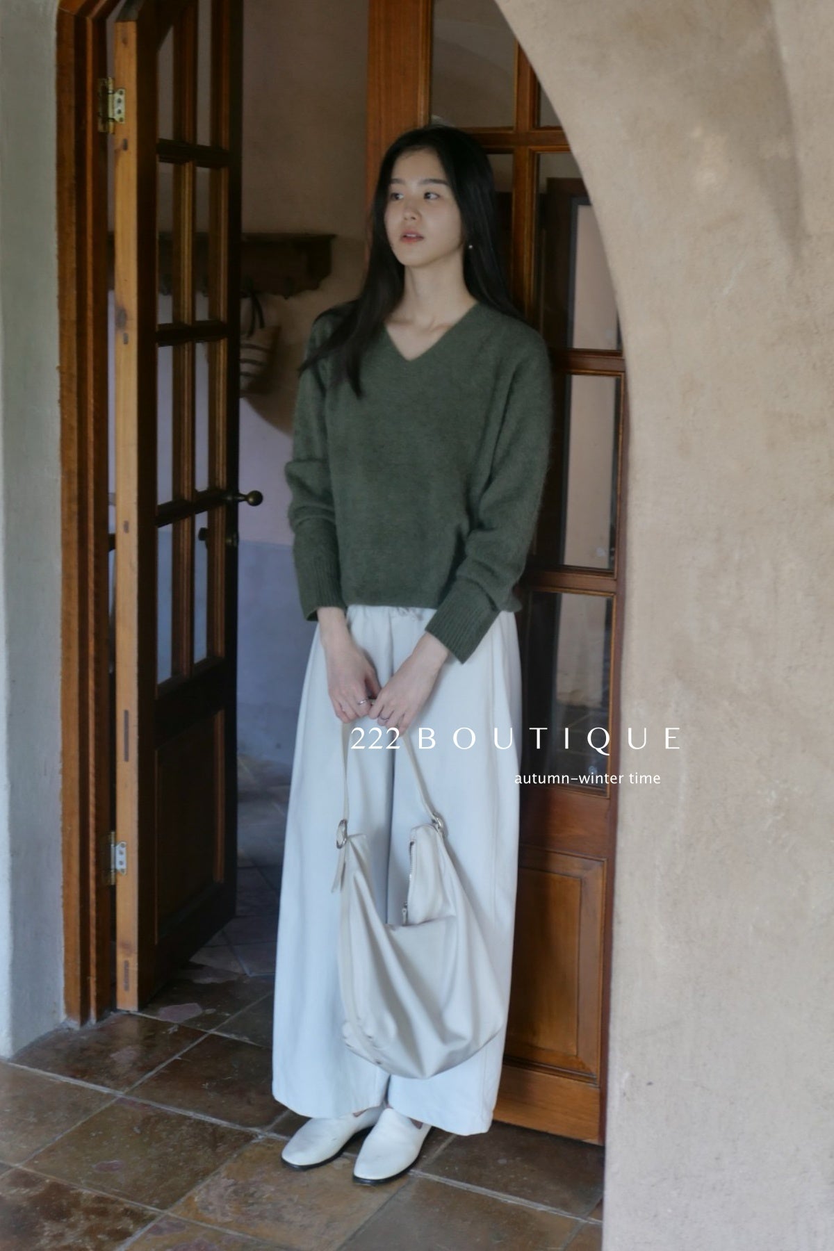 18q11 Wool carrot pants with elastic waist