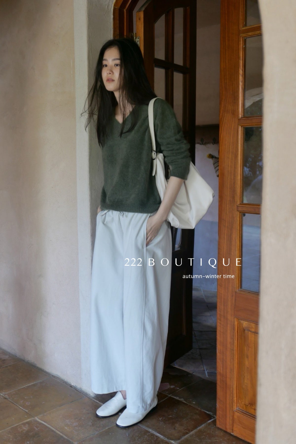 18q11 Wool carrot pants with elastic waist