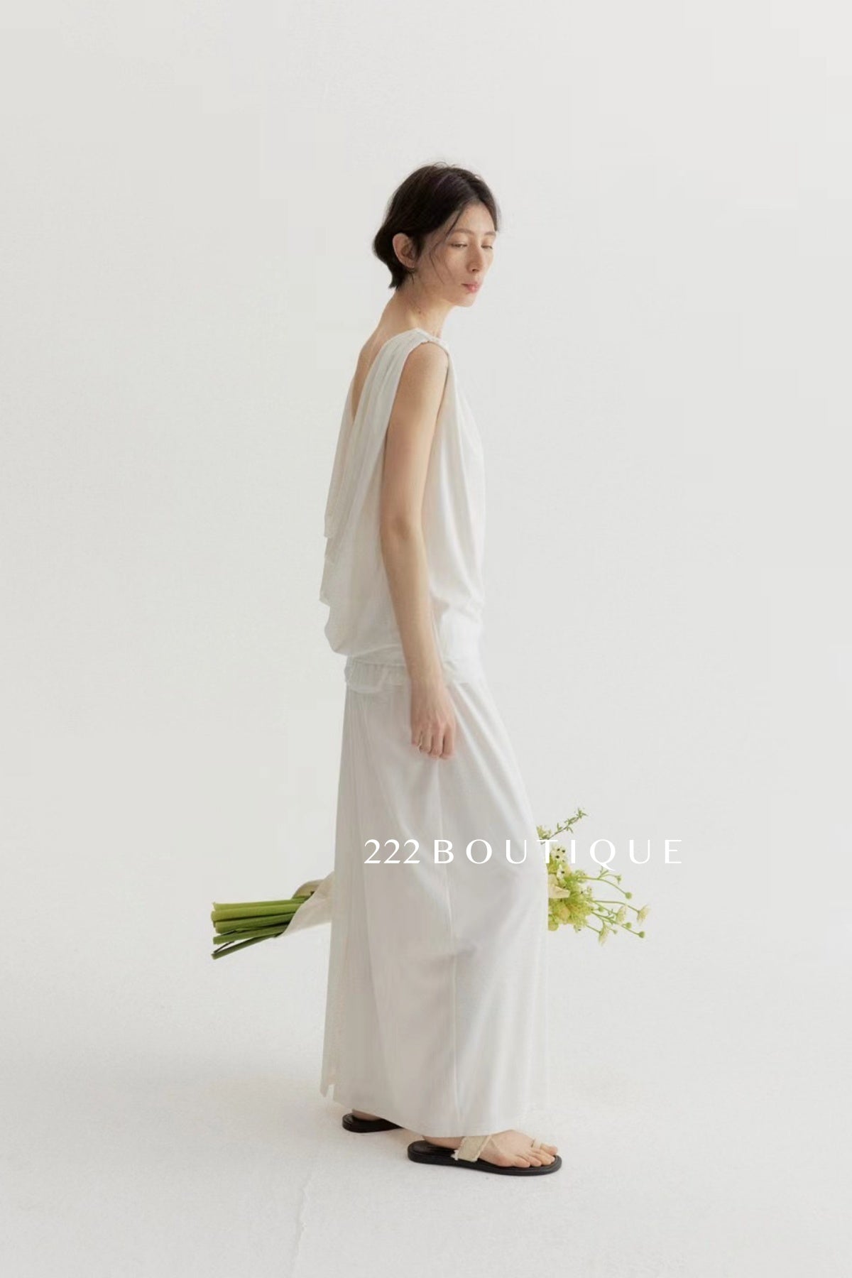 15v1 Draped-back maxi dress – fluid and refined