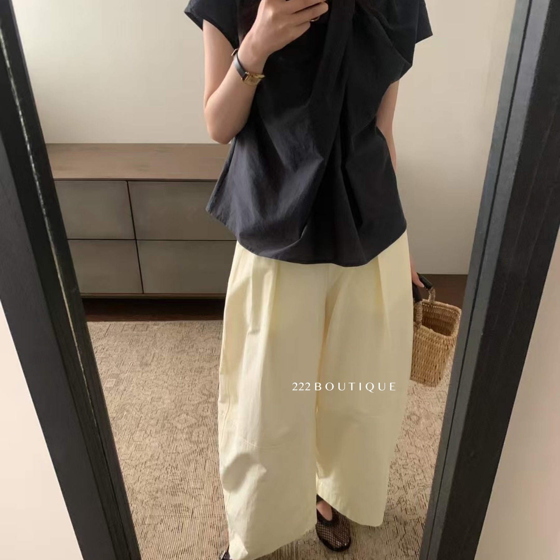 14a5 Basic round-neck shirt with cross-front detail