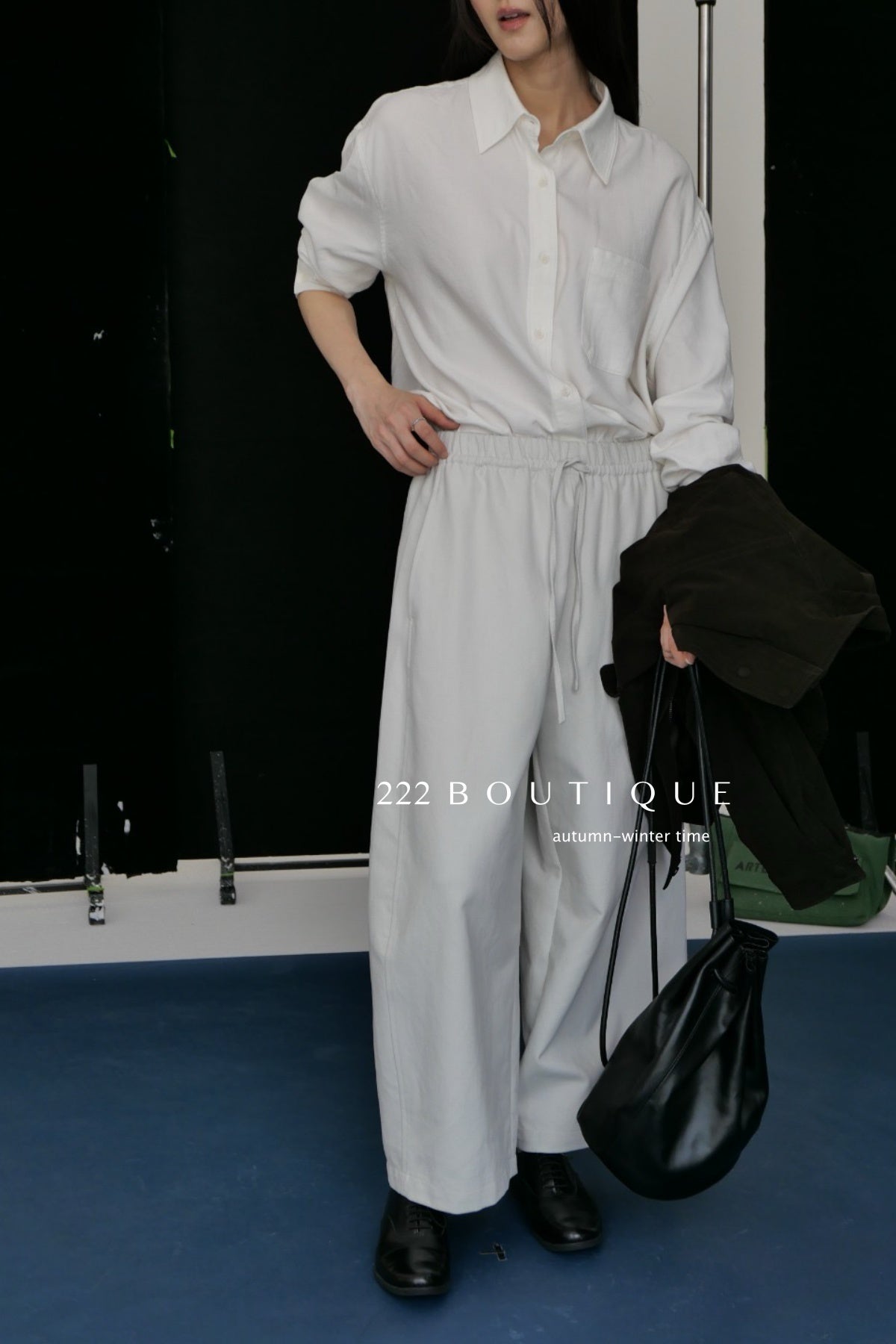 18q11 Wool carrot pants with elastic waist