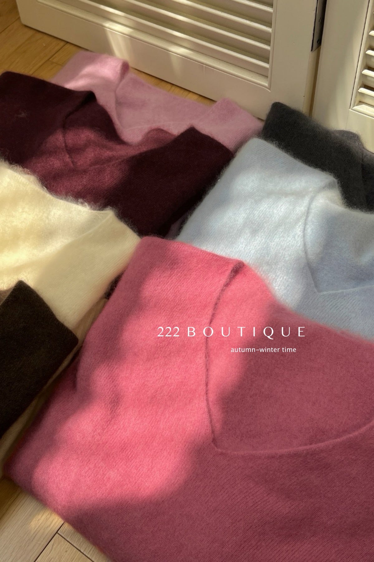 18a33 V-neck cashmere sweater