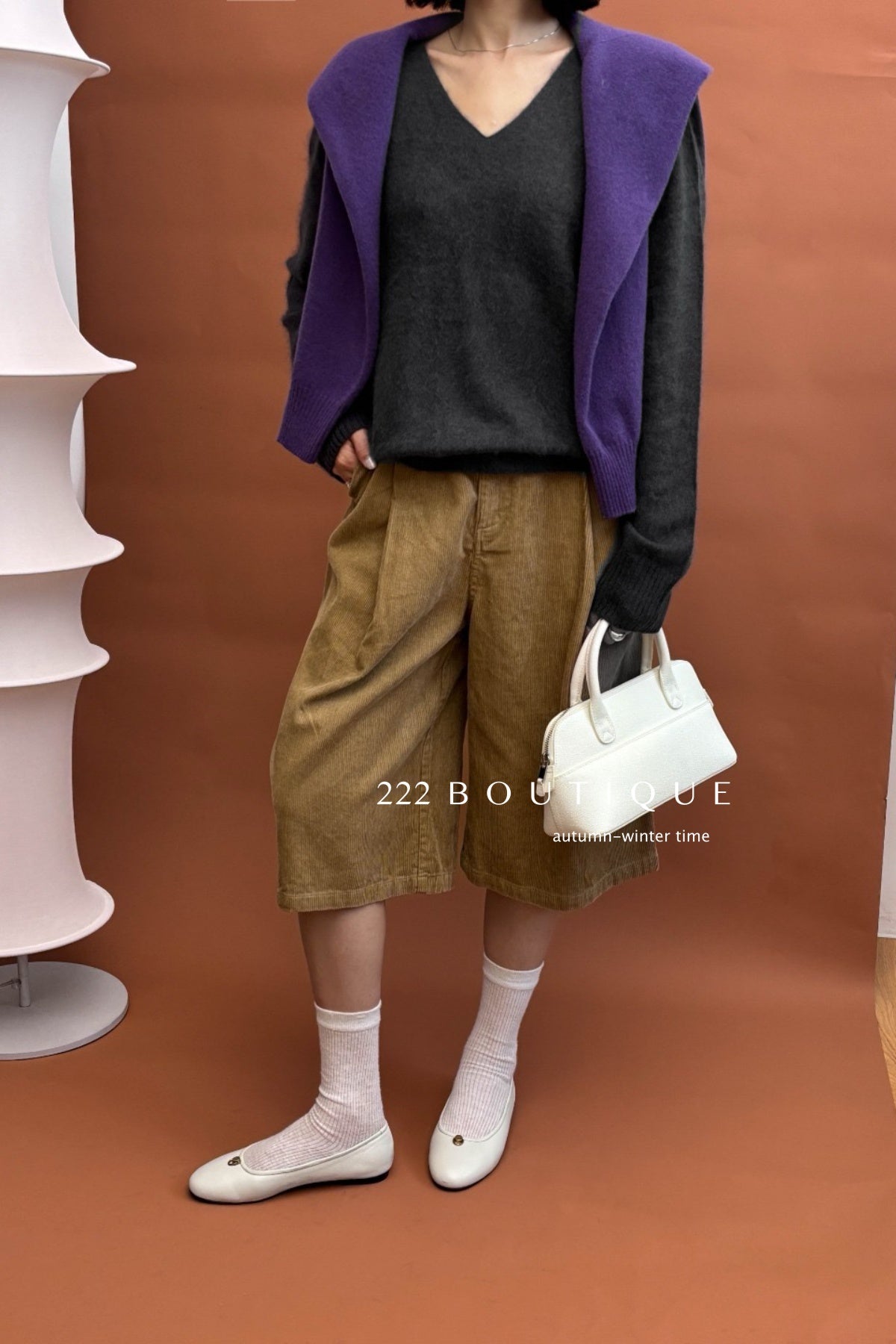 18a33 V-neck cashmere sweater