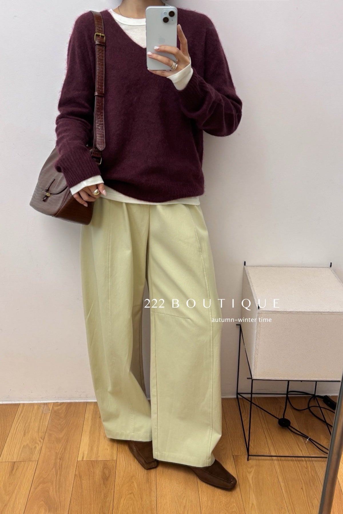 18a33 V-neck cashmere sweater