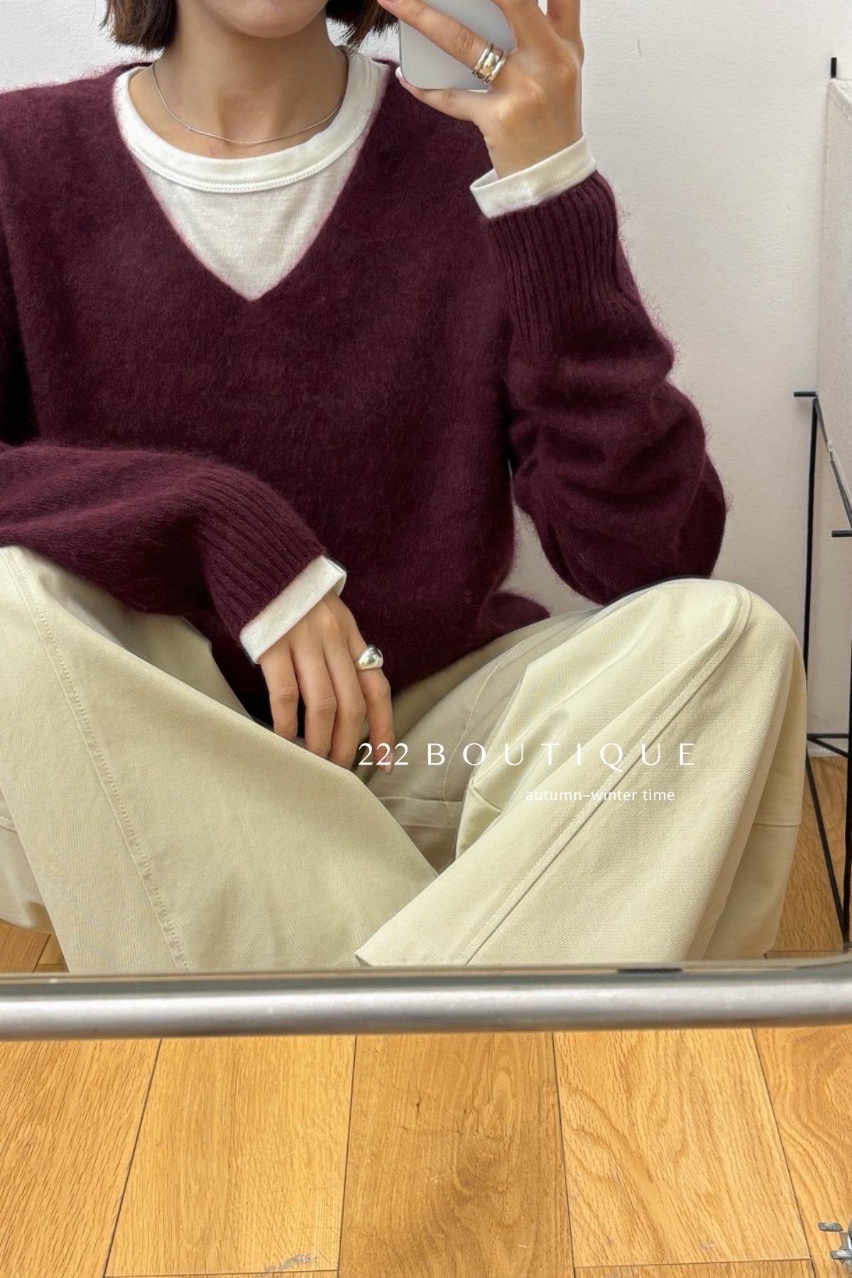 18a33 V-neck cashmere sweater