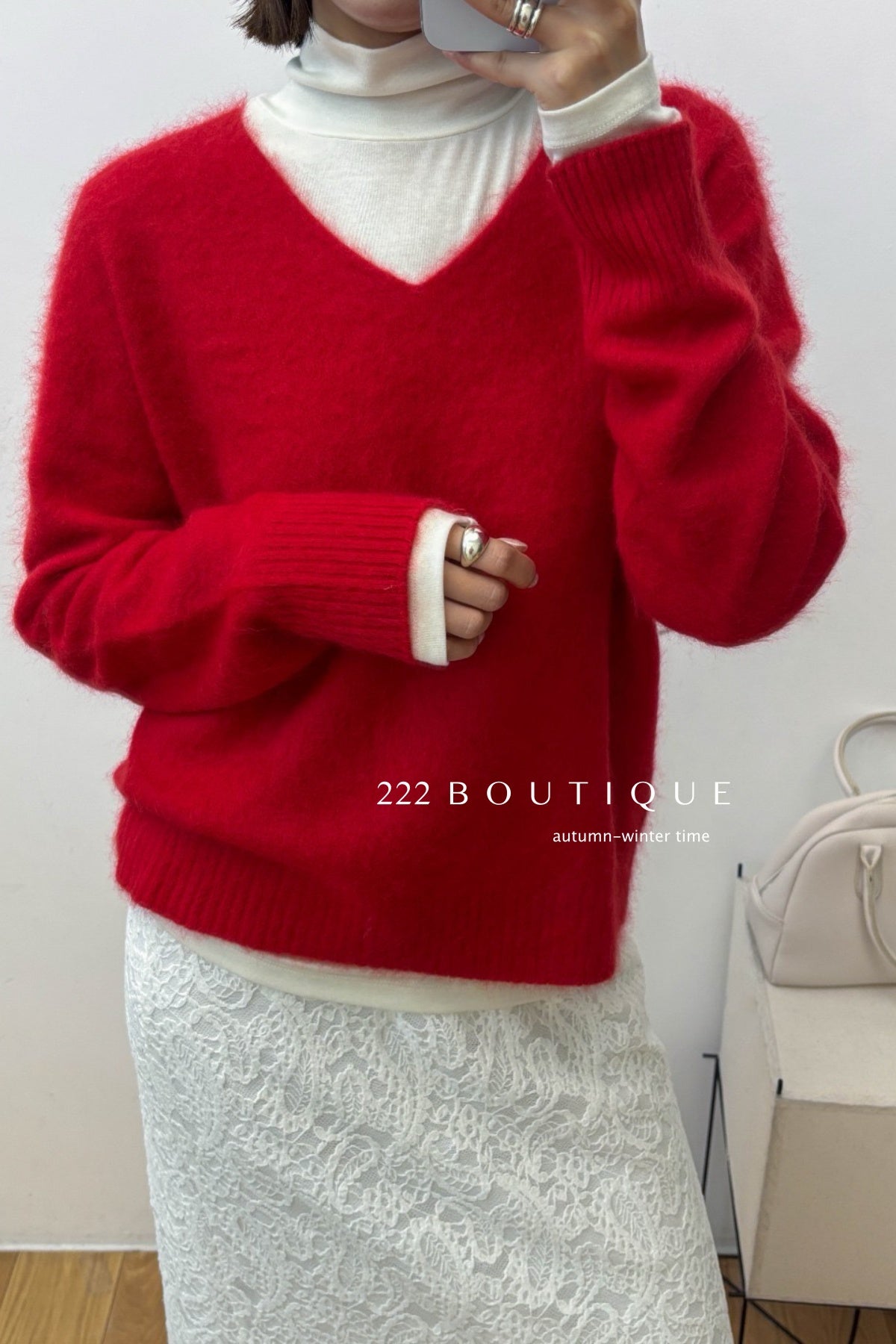 18a33 V-neck cashmere sweater