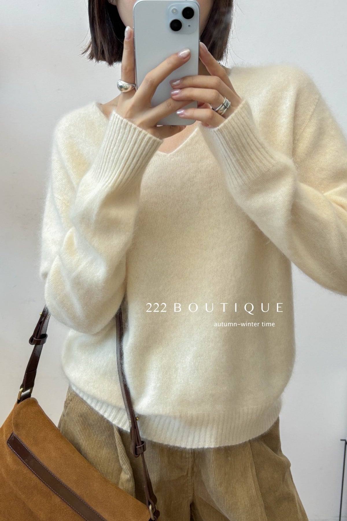 18a33 V-neck cashmere sweater
