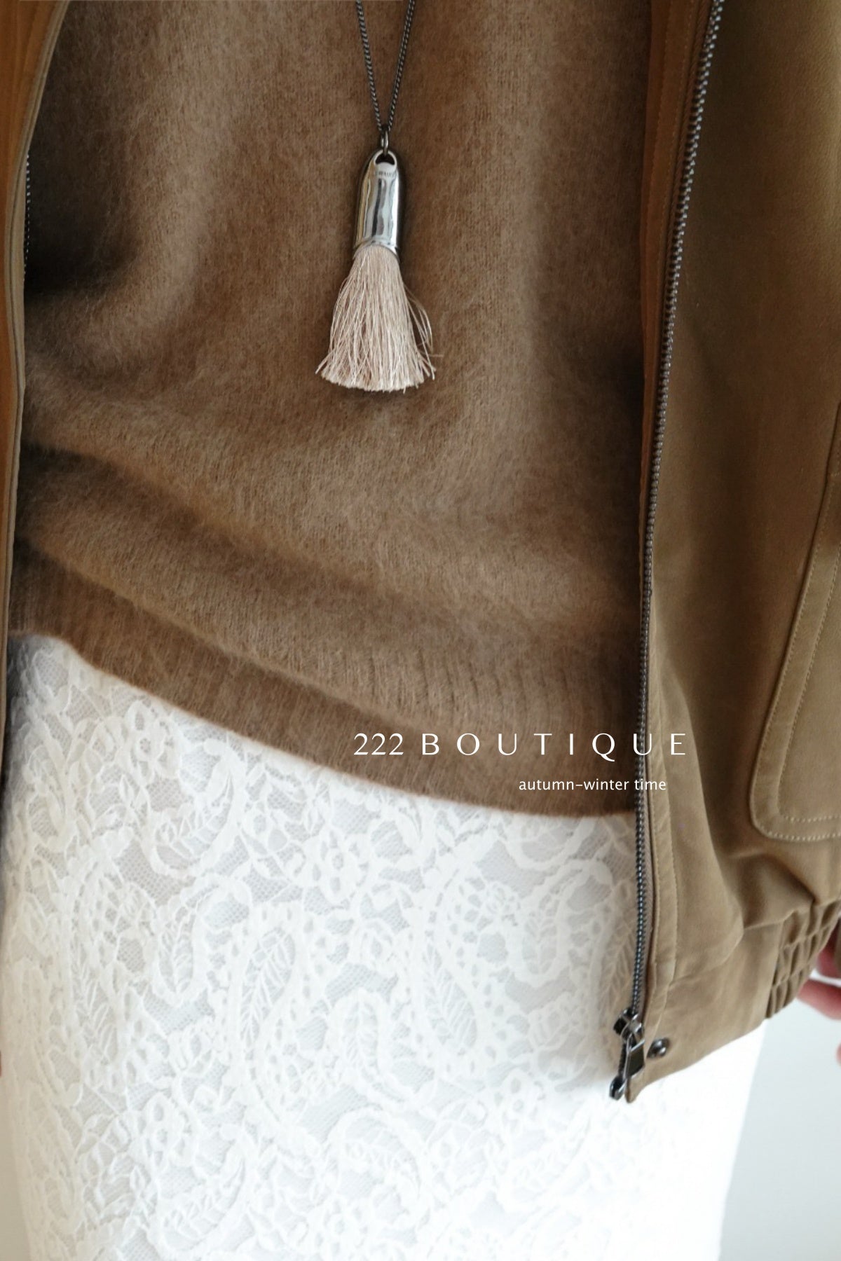 18a33 V-neck cashmere sweater