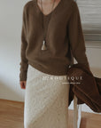 18a33 V-neck cashmere sweater