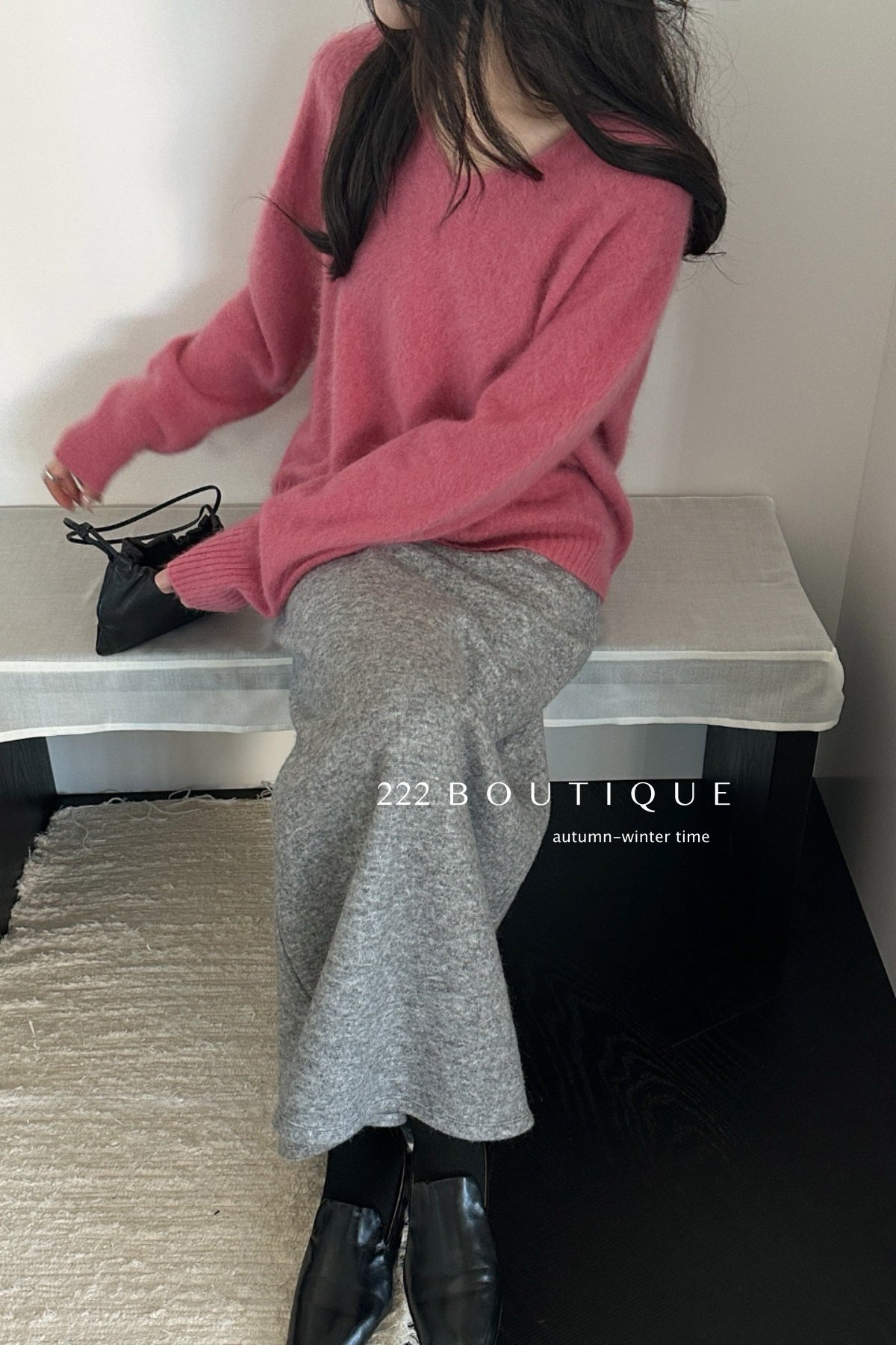 18a33 V-neck cashmere sweater