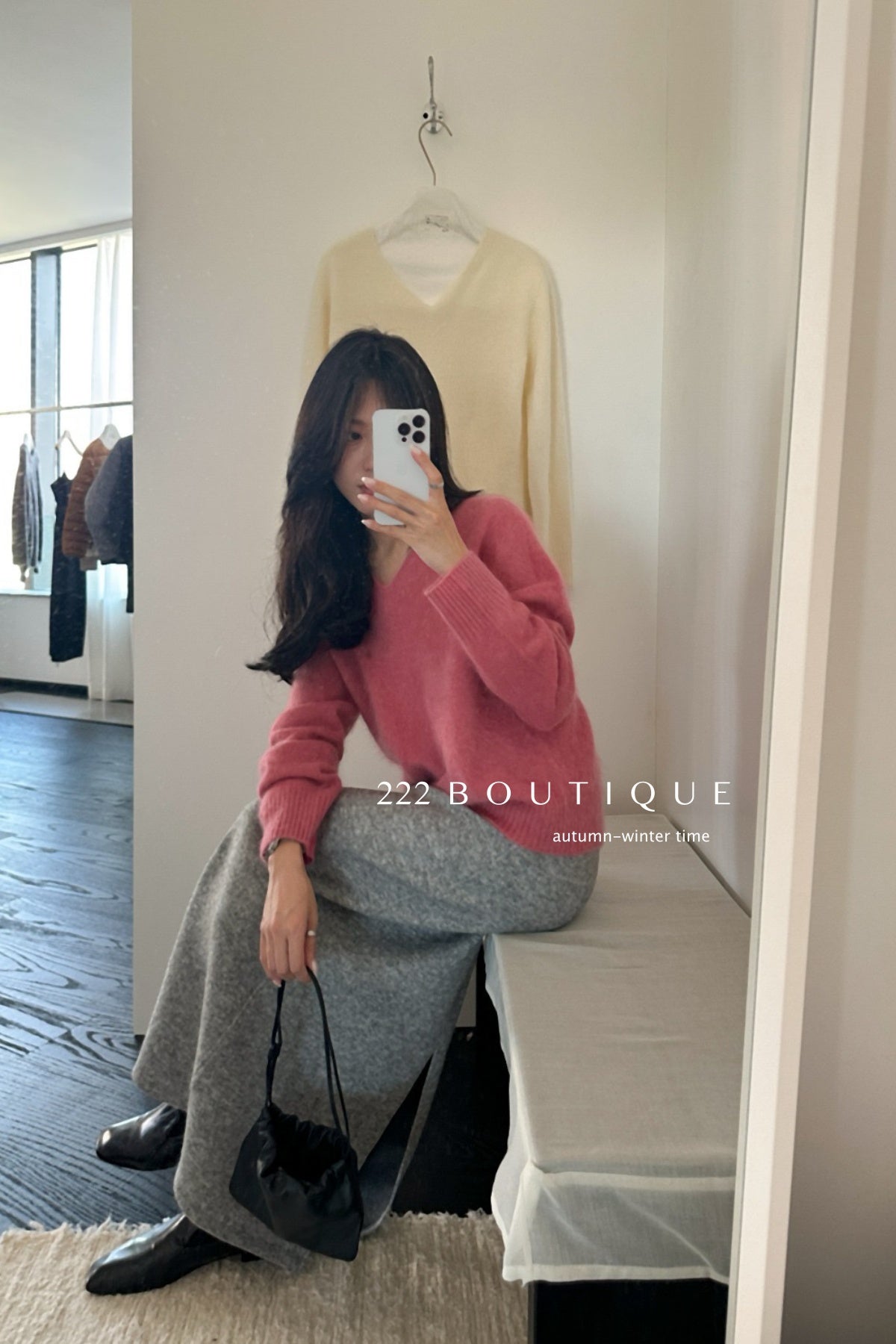 18a33 V-neck cashmere sweater