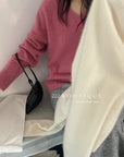 18a33 V-neck cashmere sweater