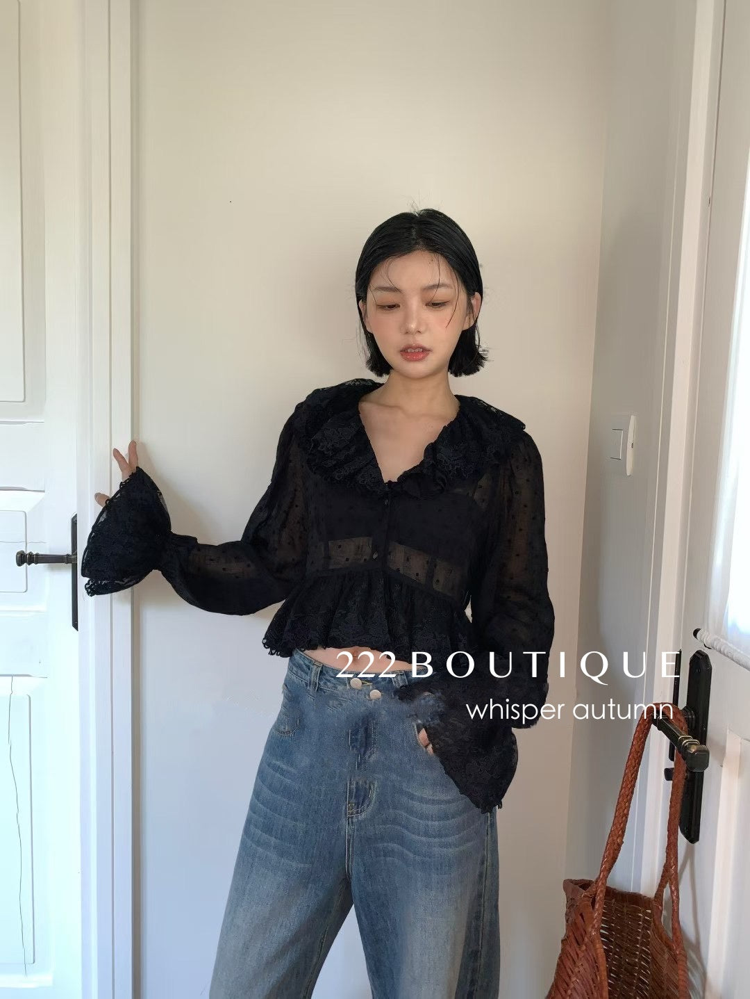 16a72 Lace ruffle cropped blouse