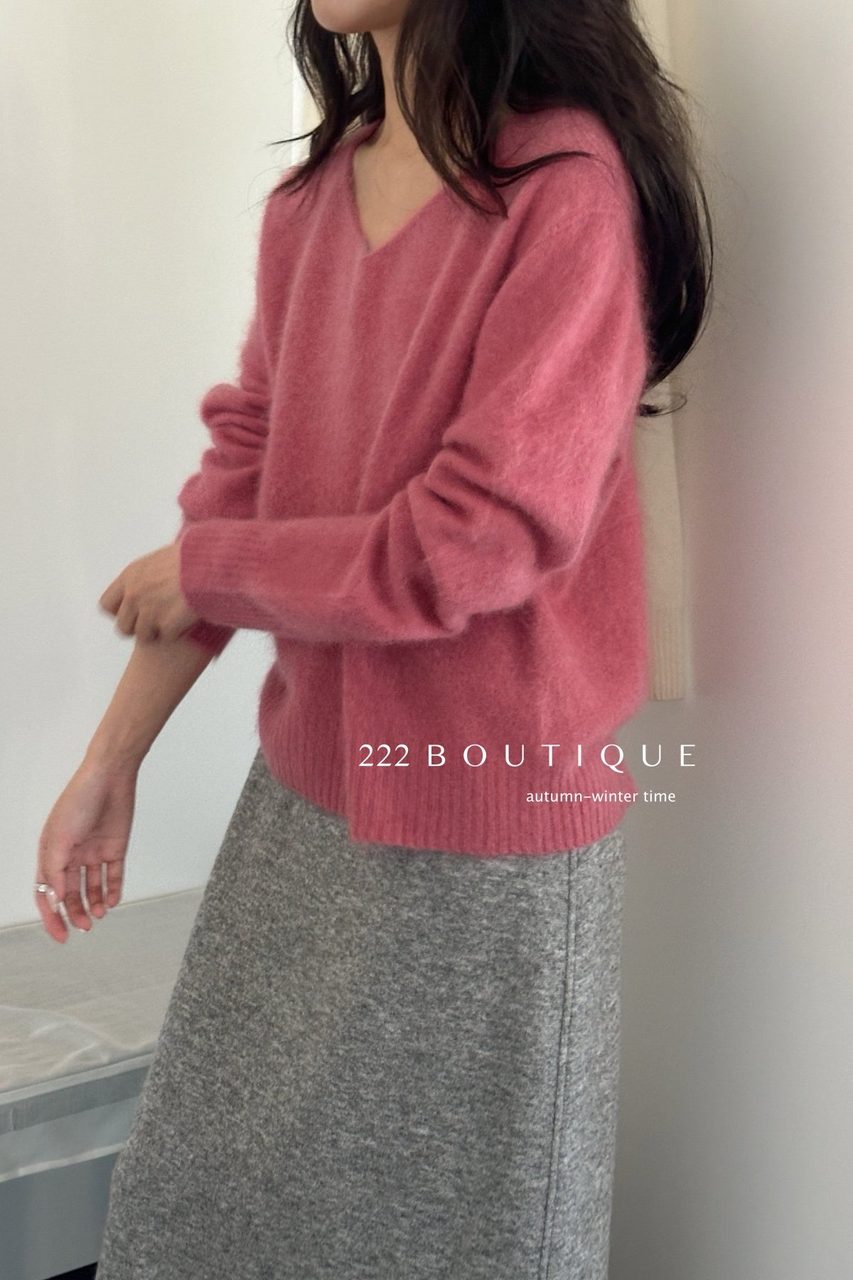 18a33 V-neck cashmere sweater
