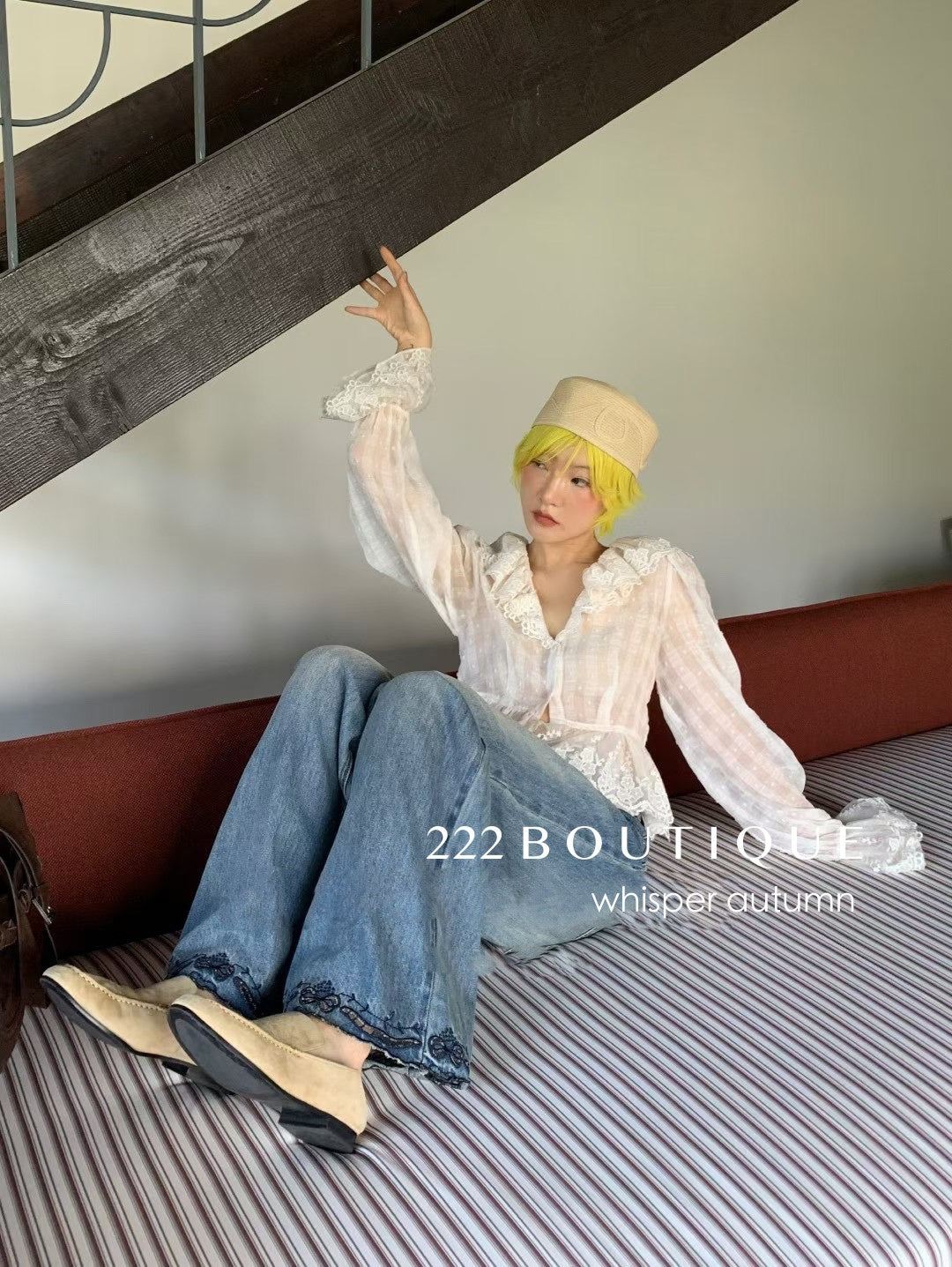 16a72 Lace ruffle cropped blouse