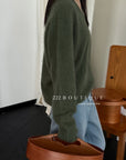 18a33 V-neck cashmere sweater