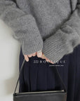 18a33 V-neck cashmere sweater