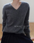 18a33 V-neck cashmere sweater