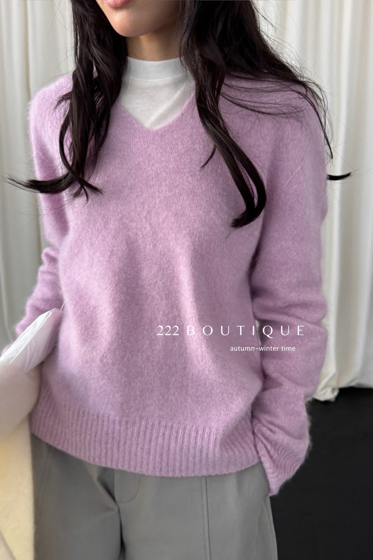 18a33 V-neck cashmere sweater