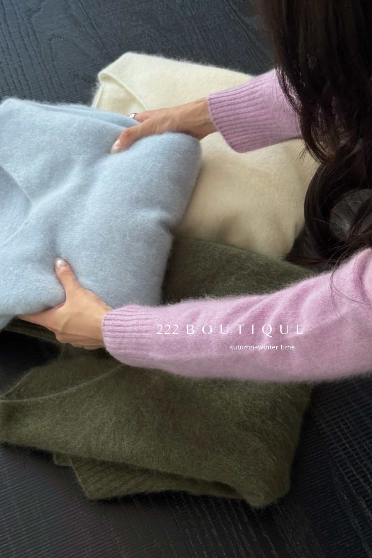 18a33 V-neck cashmere sweater