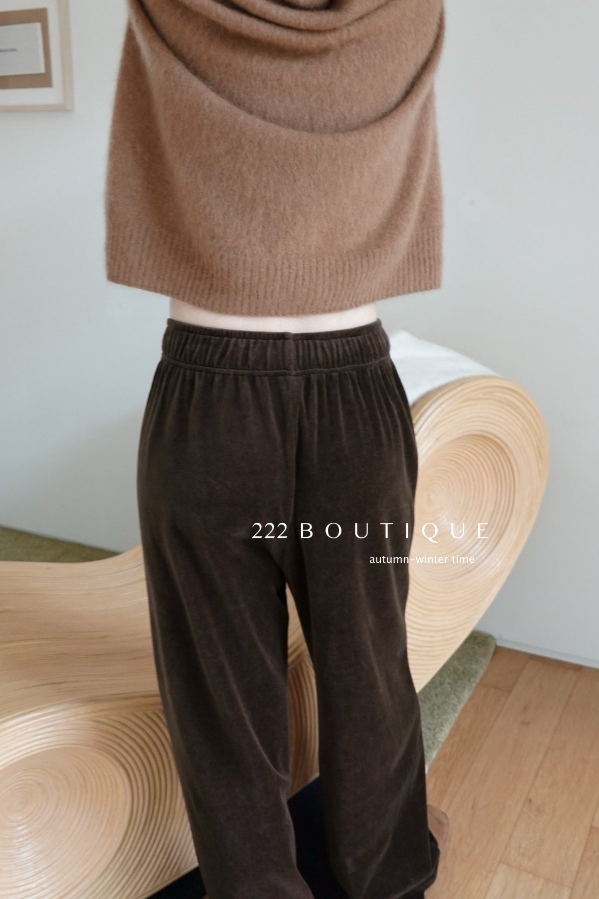 18a33 V-neck cashmere sweater