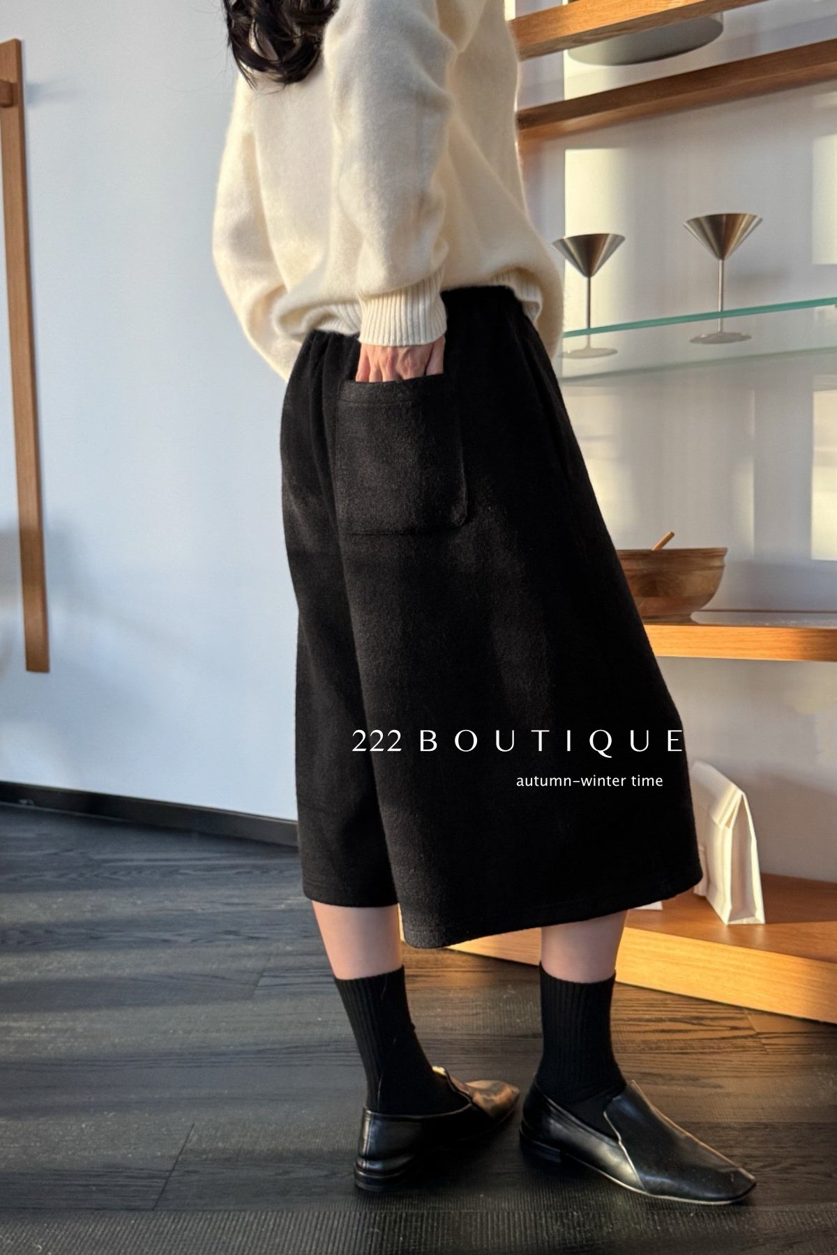 18a33 V-neck cashmere sweater