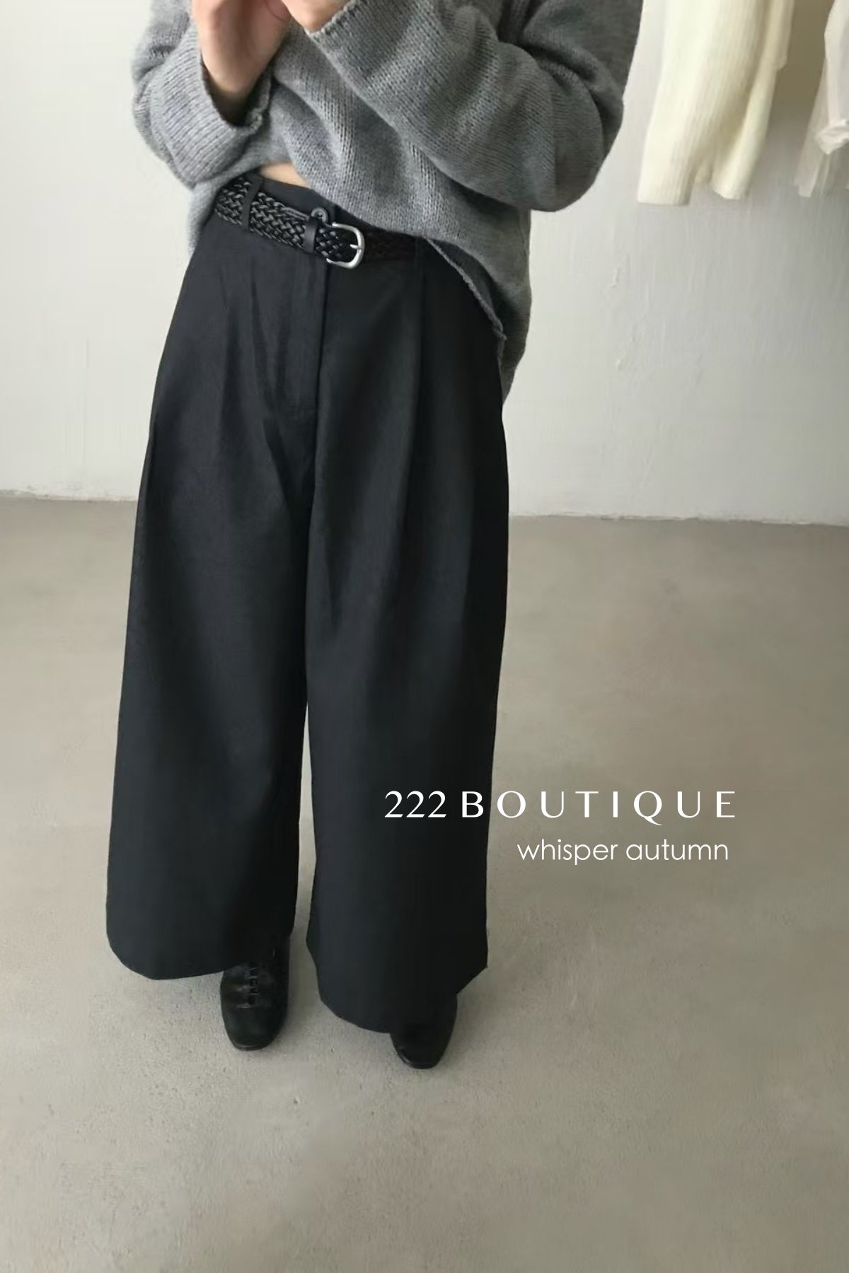 16Q15 Straight-leg khaki trousers with belt