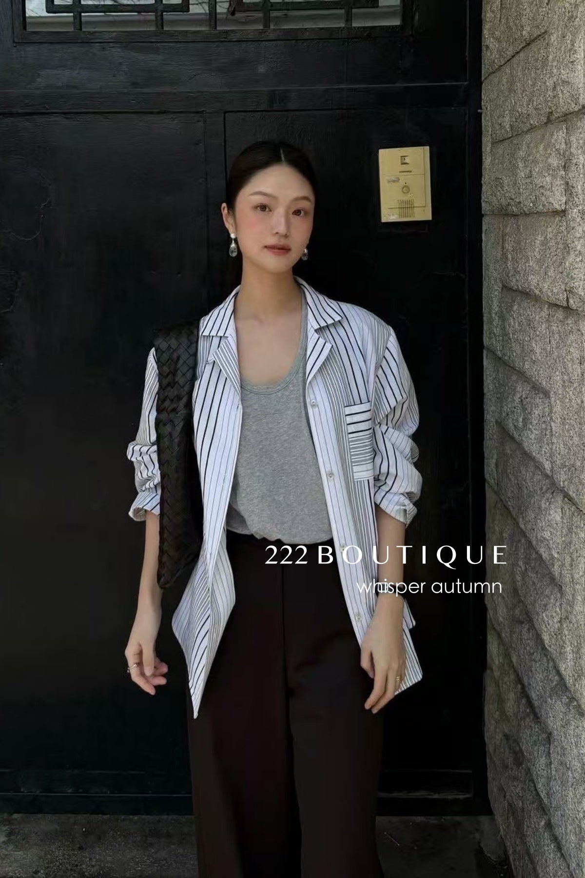 16A66 Striped cotton shirt – brown &amp; white tones