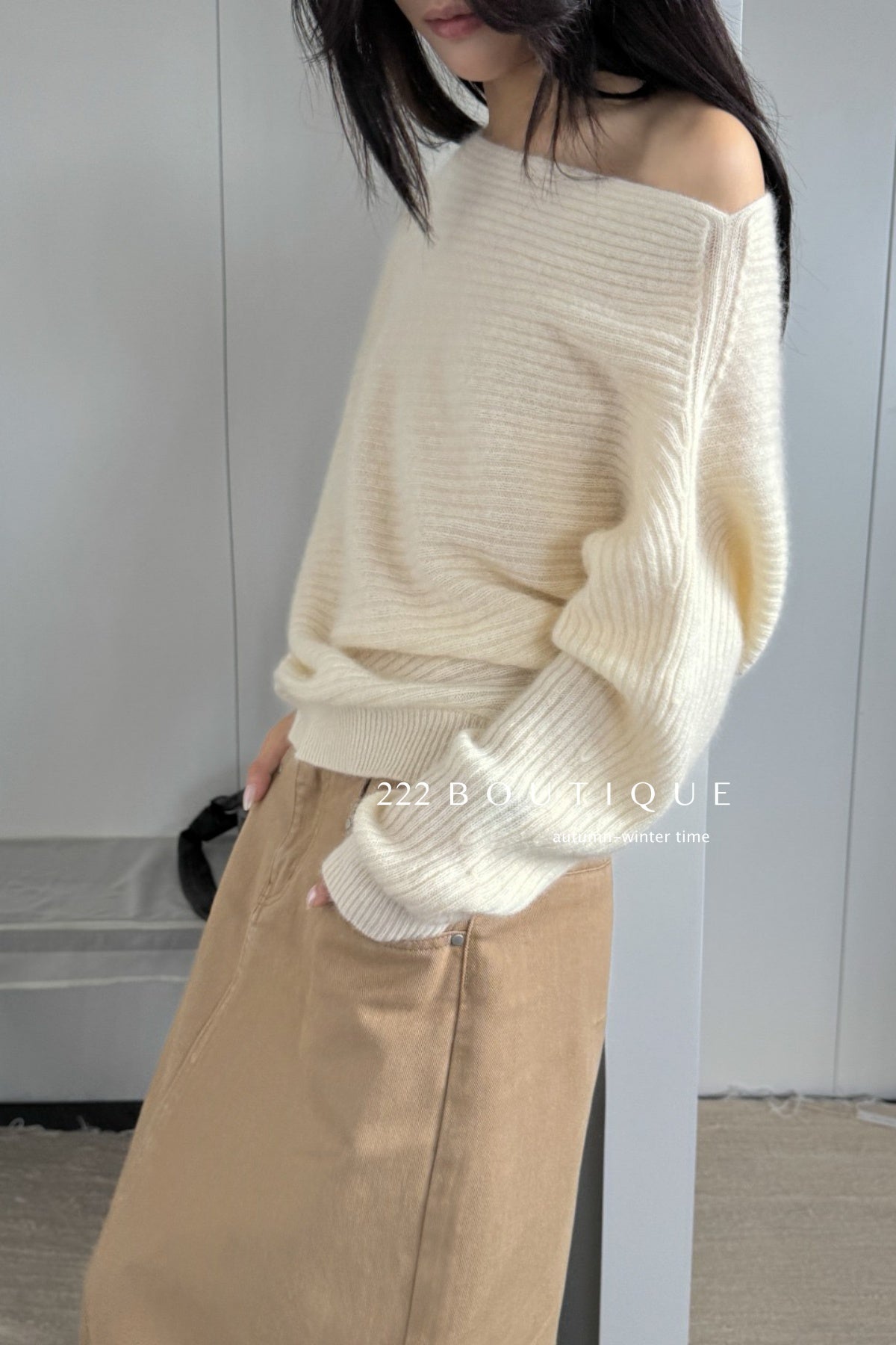 18a34 Off-shoulder cashmere sweater