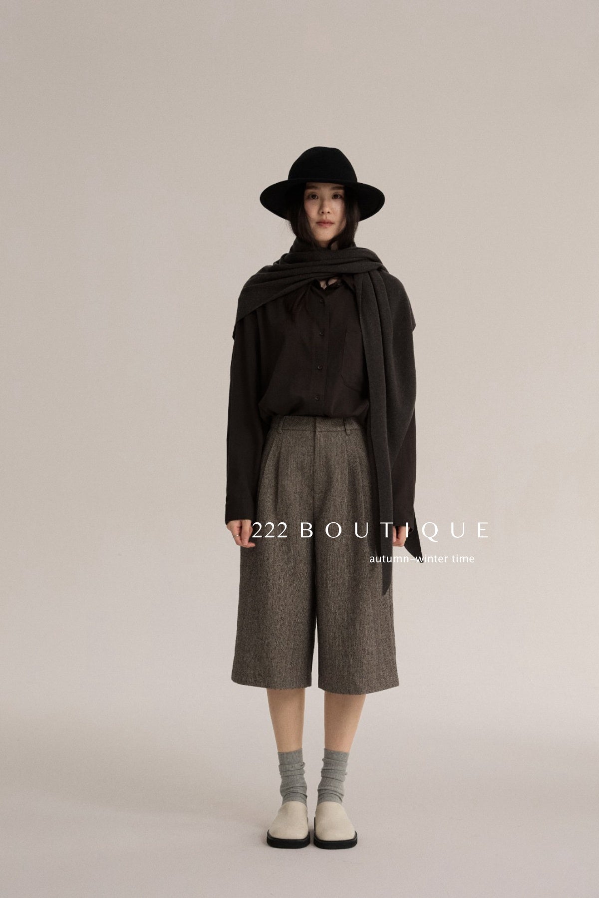 18q14 Basic high-waist wool culottes