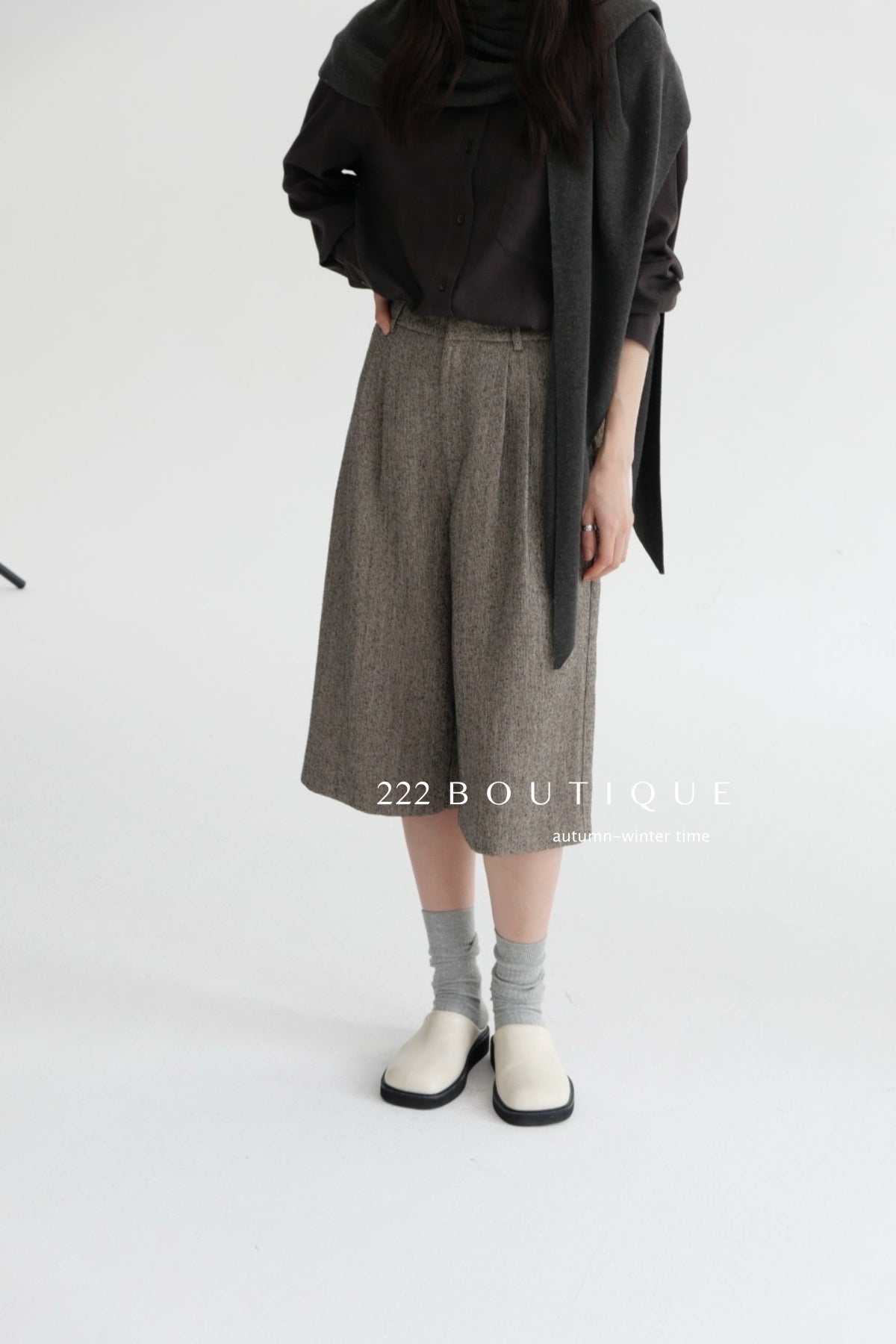 18q14 Basic high-waist wool culottes